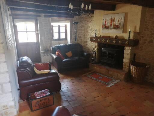 Traditional Stone Cottage Condac Bagian luar foto