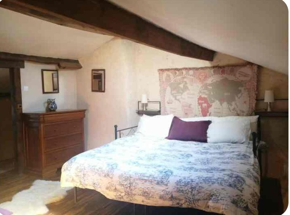 Traditional Stone Cottage Condac Bagian luar foto